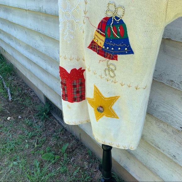 Vintage 90s White Patchwork Appliqué Long Sleeve Crewneck Ugly Christmas Sweater - Picture 10 of 16